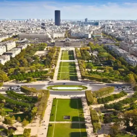 Charming Near The Eiffel Tower *